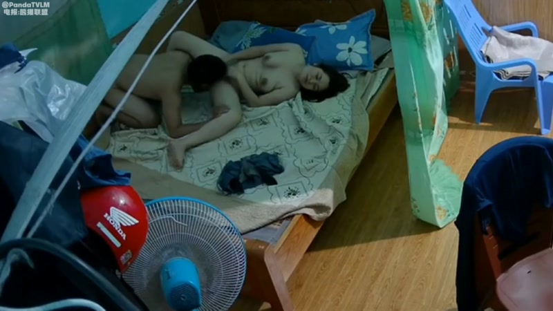 Mân mê chịch vợ dâm ngon bắn tinh